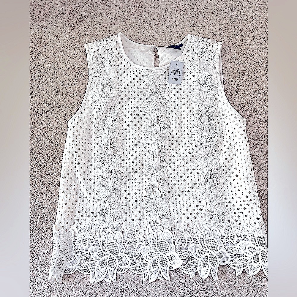 NWT Ann Taylor Petite White Floral Eyelet Blouse
